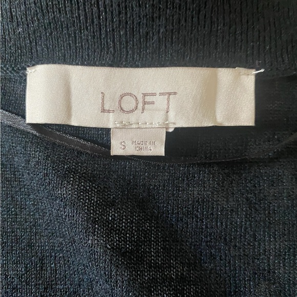 Long duster cardigan from Loft, not too heavy of a fabric. Perfect for layering - Picture 2 of 2